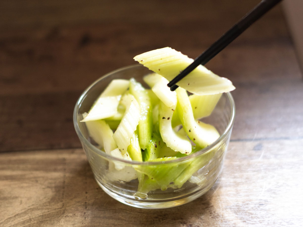 レモンと柚子の瀬戸内エッセン酢とセロリ